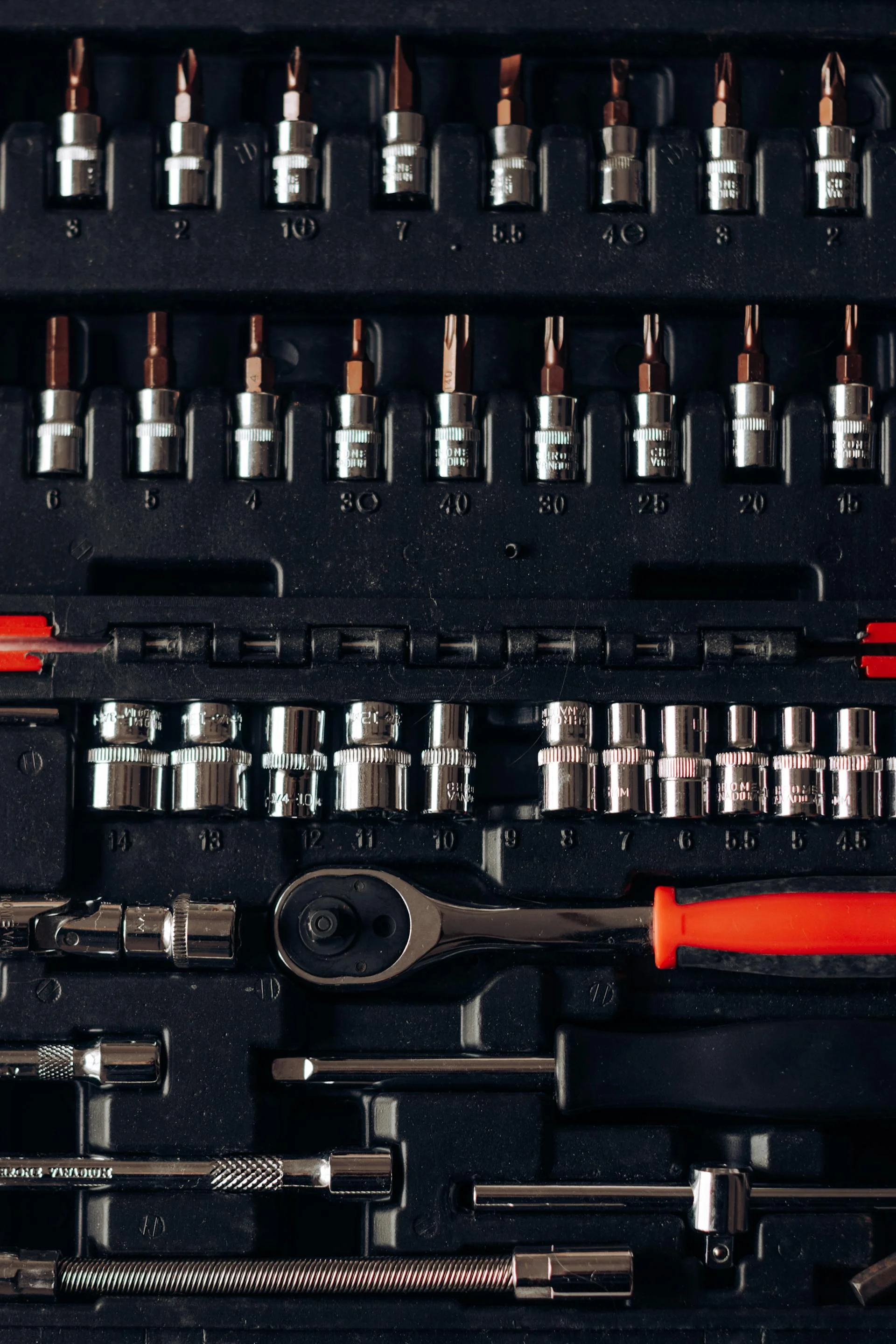 Gereedschap in de werkplaats van Total Car Hifi